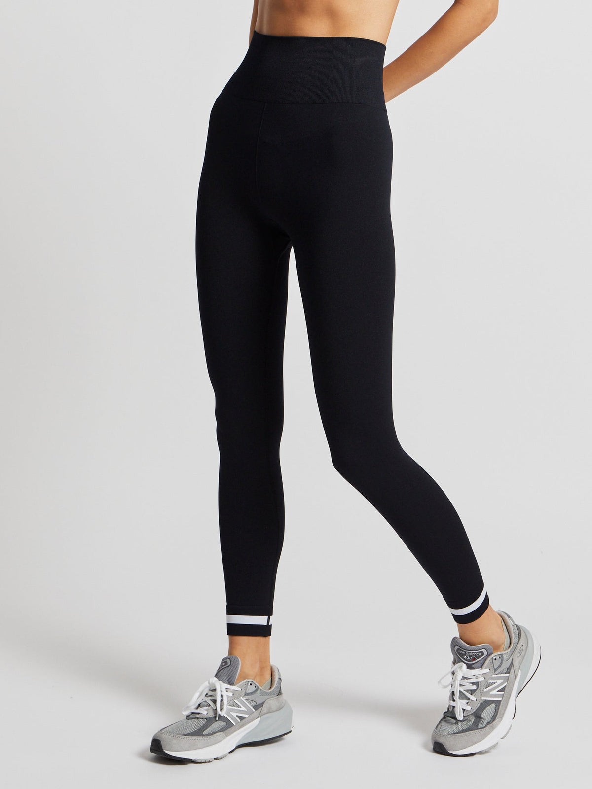 FORM SEAMLESS 25IN MIDI PANT